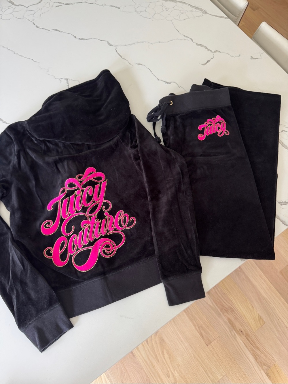 Y2K Vintage 💕🖤 Juicy Couture Black Velour Tracksuit with Pink Logo Gold Thread